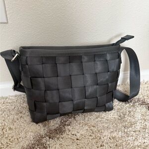 Harveys Gray Seatbelt Bag NWOT